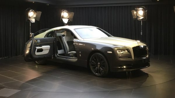 When you need to look flashy with Los Angeles Rolls Royce Rental
